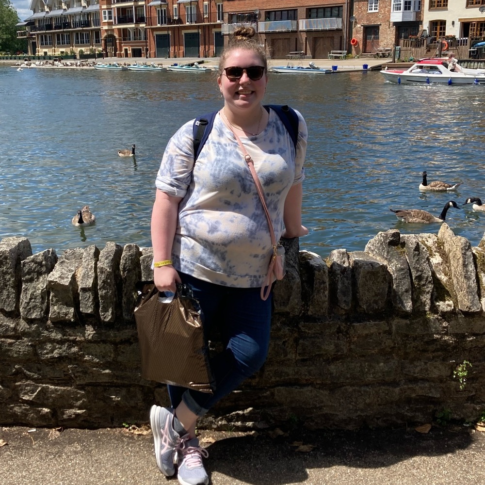 Meet your Posher, Izzabella